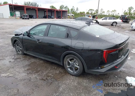 2025 Kia K4 Lxs z USA, uszkodzony, nr VIN 3KPFT4DE8SE046331